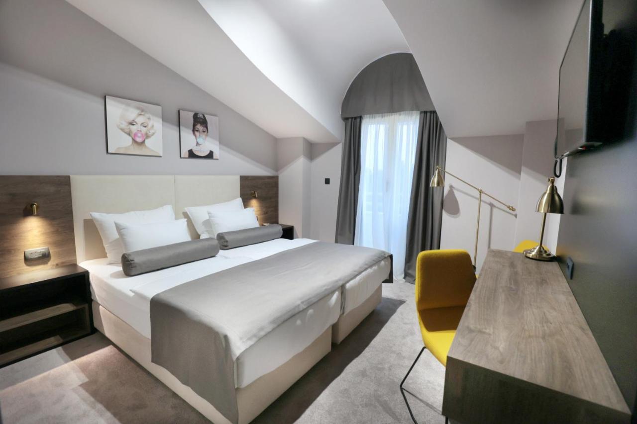 Hotel Milenij Makarská Exteriér fotografie